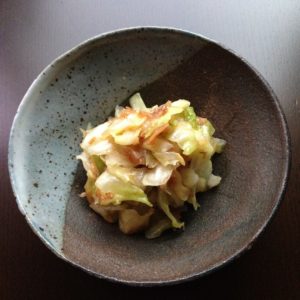 キャベツの梅肉ソース和え