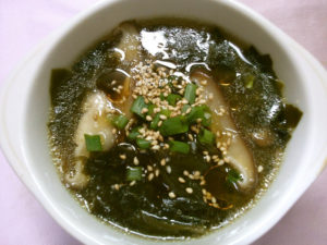 ワカメと椎茸の中華スープ
