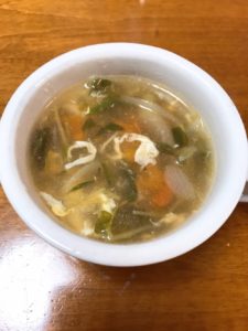 豆苗と卵の中華風スープ